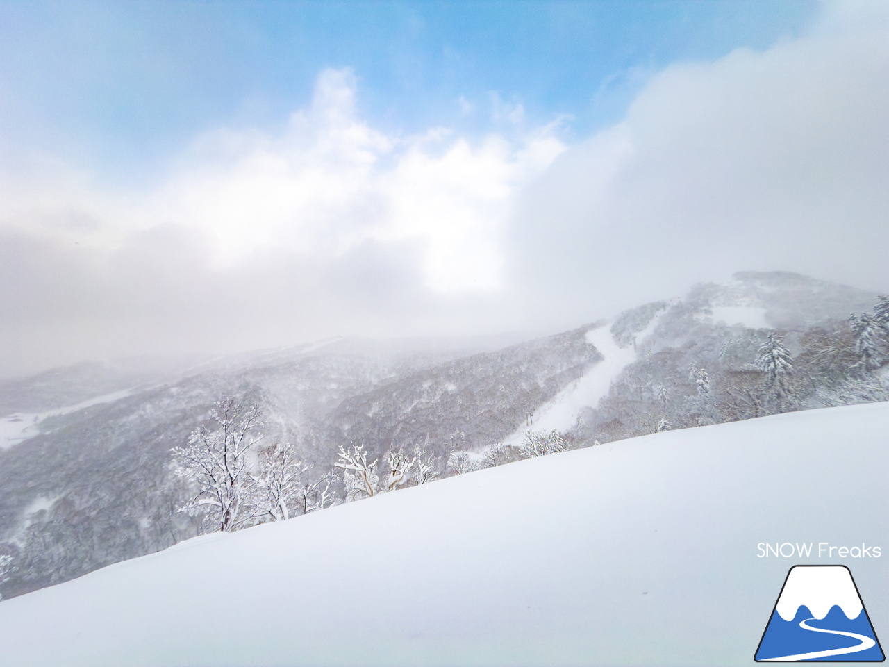 キロロリゾート｜北海道が世界に誇る、ふわっふわのパウダースノーシーズンがやって来ましたよ～♪